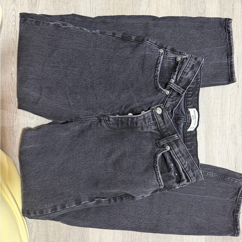 Abercrombie & Fitch High-Rise Black Straight Jeans